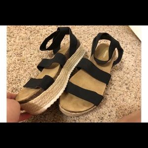 Madden girl sandals! Size 8.5!